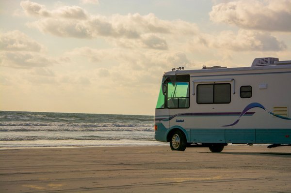 Camping dans les Hautes Alpes : Quels sont les campings les plus populaires pour des vacances en montagne ?